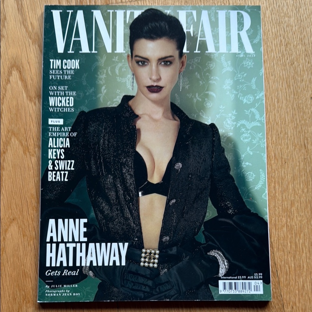 Vanity Fair Magazine with Anne Hathaway Cover Featuring Wicked Photoshoot